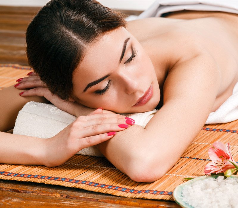 beautiful young woman at a spa salon PFVKV9T