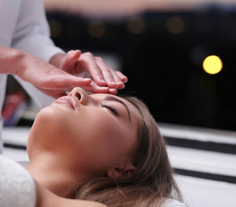 TERAPIA REIKI